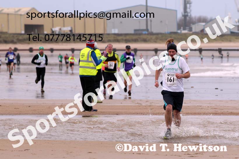 The 2021 Blyth Sands Race, December 5th. Photo: David T. Hewitson/Sports for All Pics
